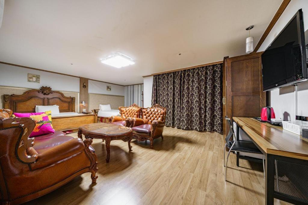 Hotel Olympic Changwon Dış mekan fotoğraf