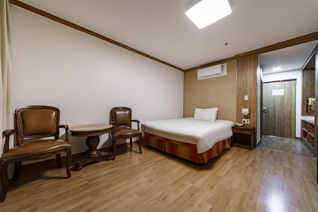 Hotel Olympic Changwon Dış mekan fotoğraf