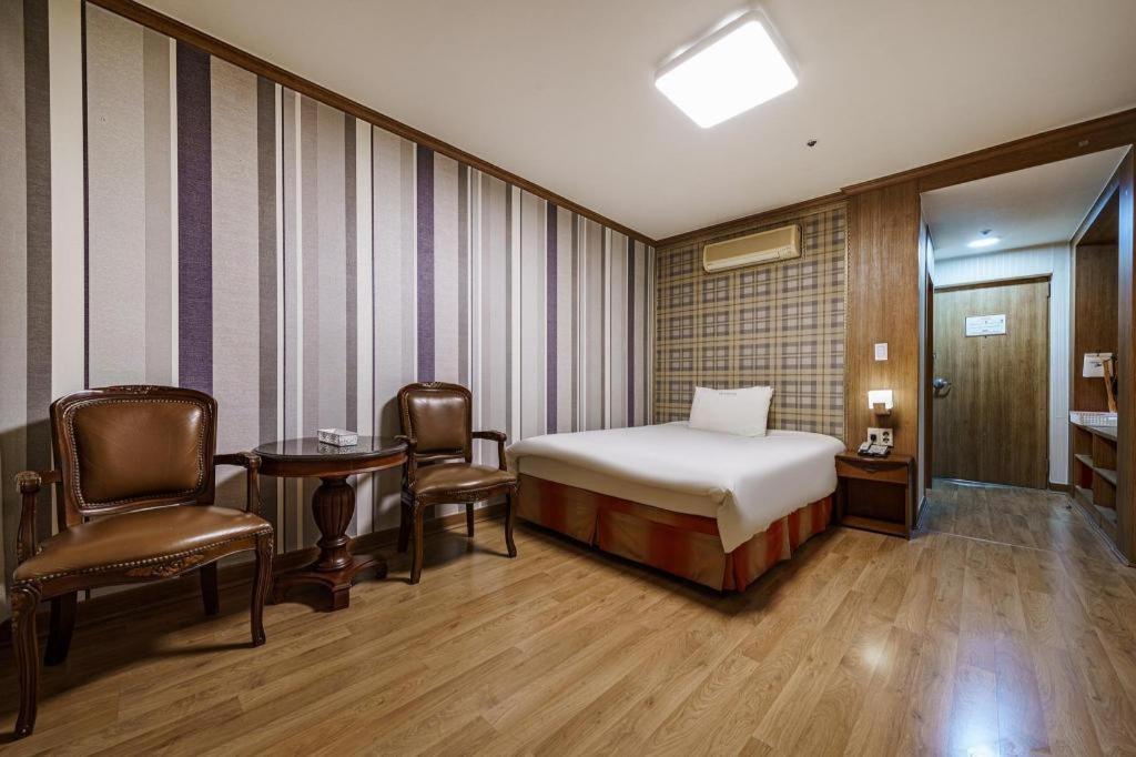 Hotel Olympic Changwon Dış mekan fotoğraf